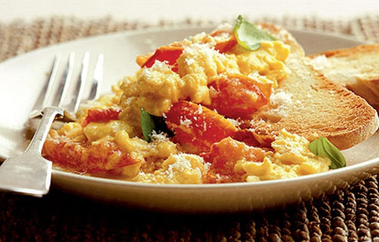 Receta de Cocina paso a paso: Huevos Revueltos con Tomate