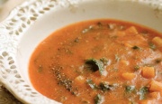 Preparación de Sopa de Tomate con Pasta